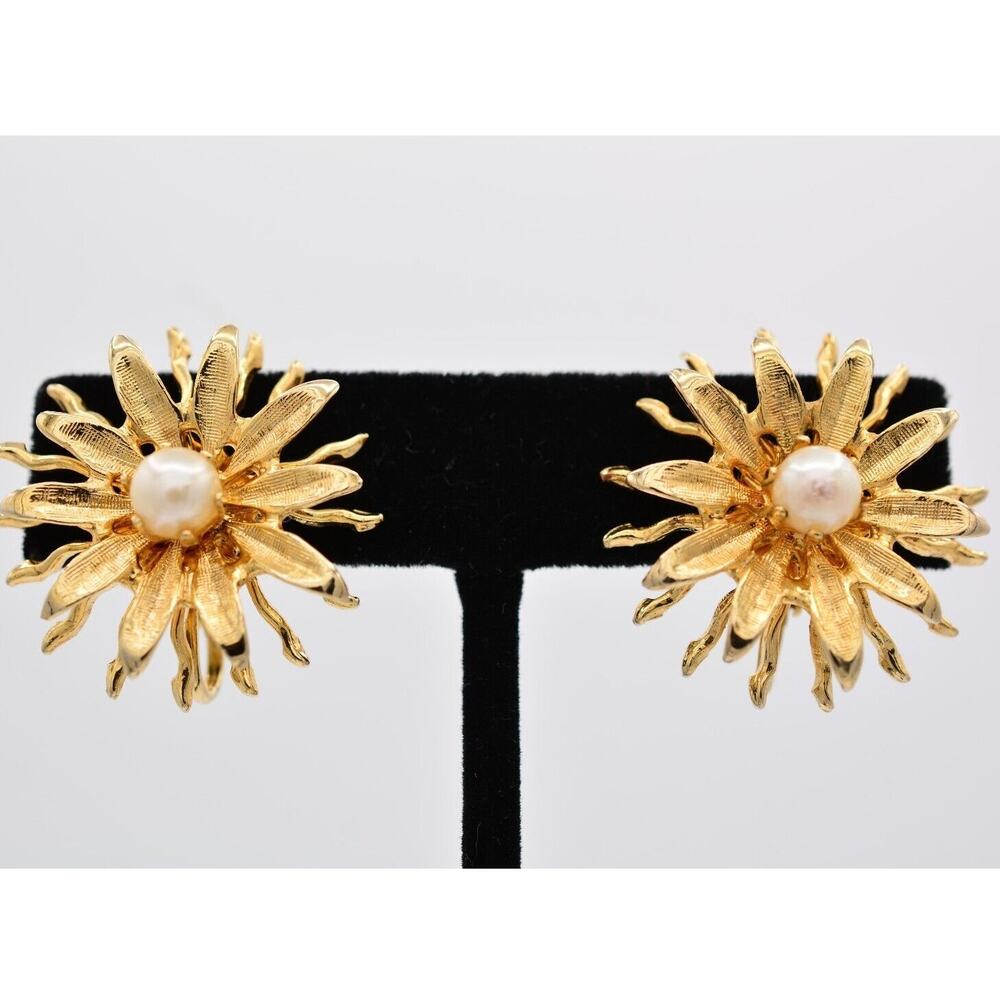 Vintage Flower Clip On Earrings Faux Pearl 3D Brushed Gold Chunky 1980s BinAZ
